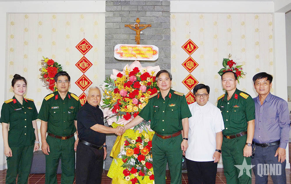 Trường Sĩ quan Lục quân 2 tăng cường gắn kết với đồng bào tôn giáo